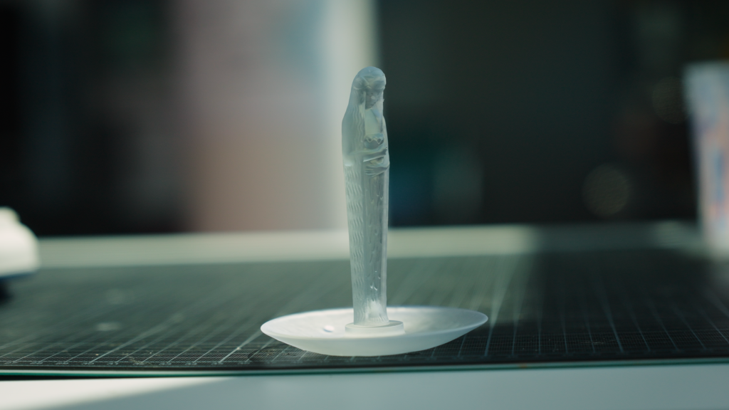 3D printing glass: The tiny statue of the muse Calliope